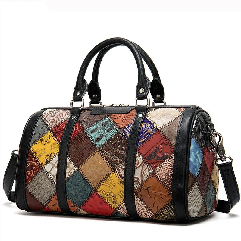 Kvinnors bohemiska patchwork handväska, färgstark och unik stil för modeaccessoar.