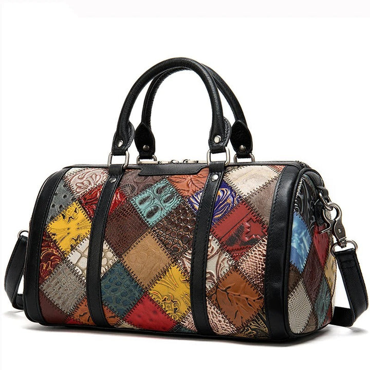 Kvinnors bohemiska patchwork handväska, färgstark och unik stil för modeaccessoar.