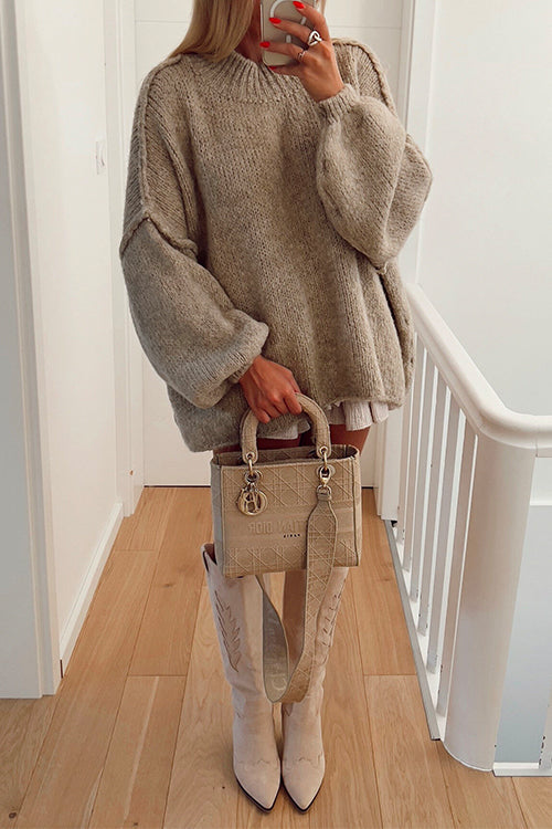 Damtröja med drop shoulder design, en casual pullover som är både stilren och bekväm.