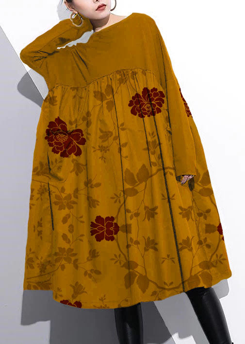 Bekväm damklänning med hög midja och snyggt patchwork. Perfekt passform för elegant vardagsbruk.