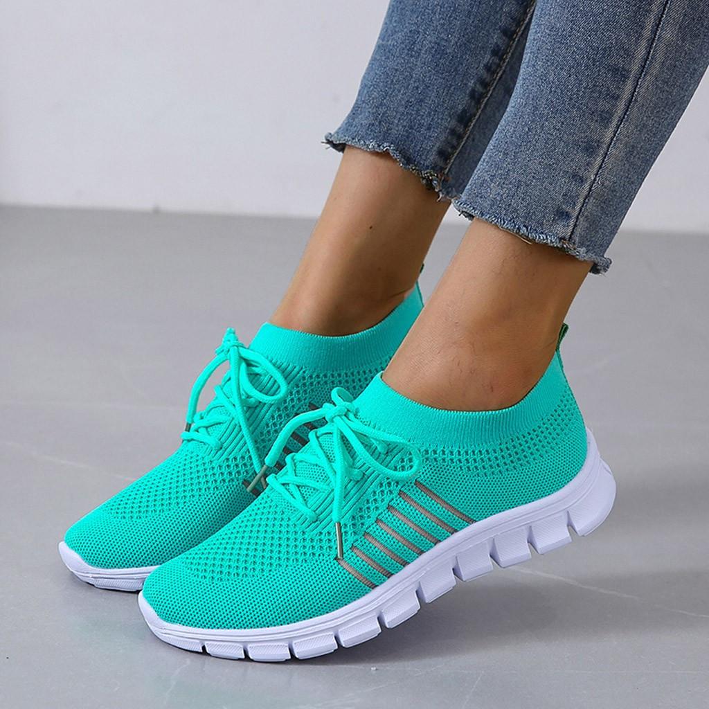 Kvinnors ergonomiska sneakers med flexibel komfortsula, idealiska för vardagsbruk och långa promenader. Lättviktsskor.