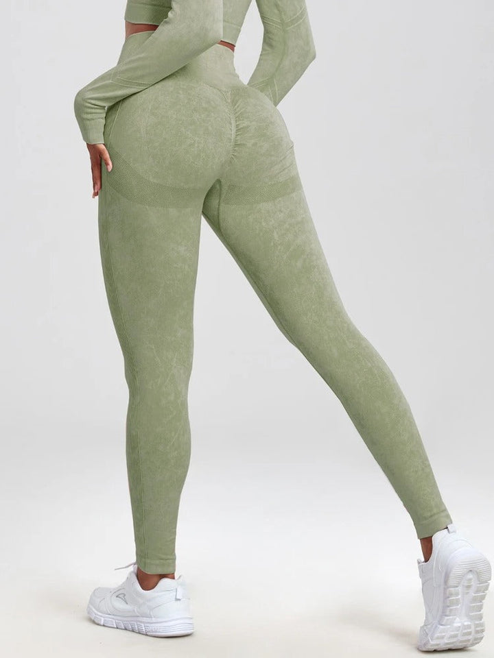 Bekväma högmidjade leggings för kvinnor med stödjande rumplyft. Perfekta damkläder för träning.