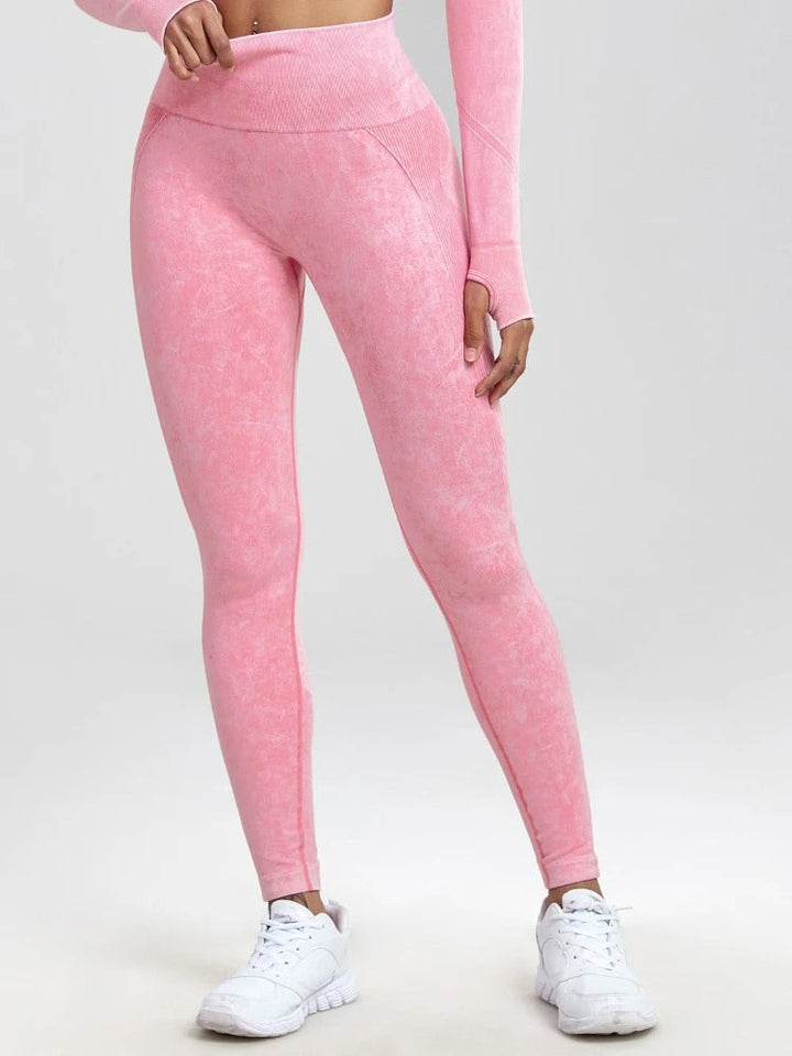 Kvinnors seamless leggings med hög midja och effektivt rumplyft. Sportkläder designade för prestanda.