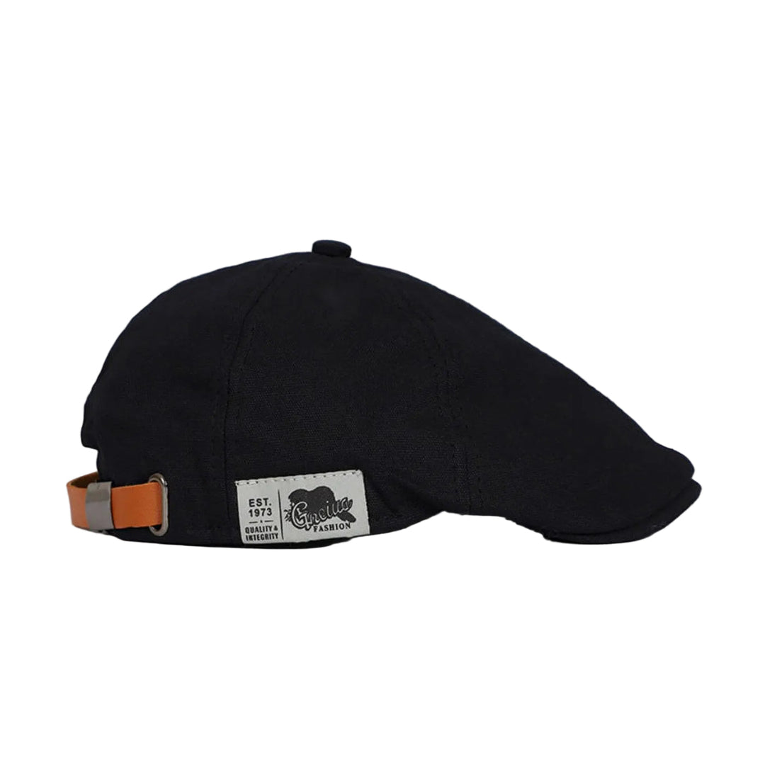 Kvinnors klassiska basker, tidlös stil. Perfekt accessoar för en elegant fransk look.