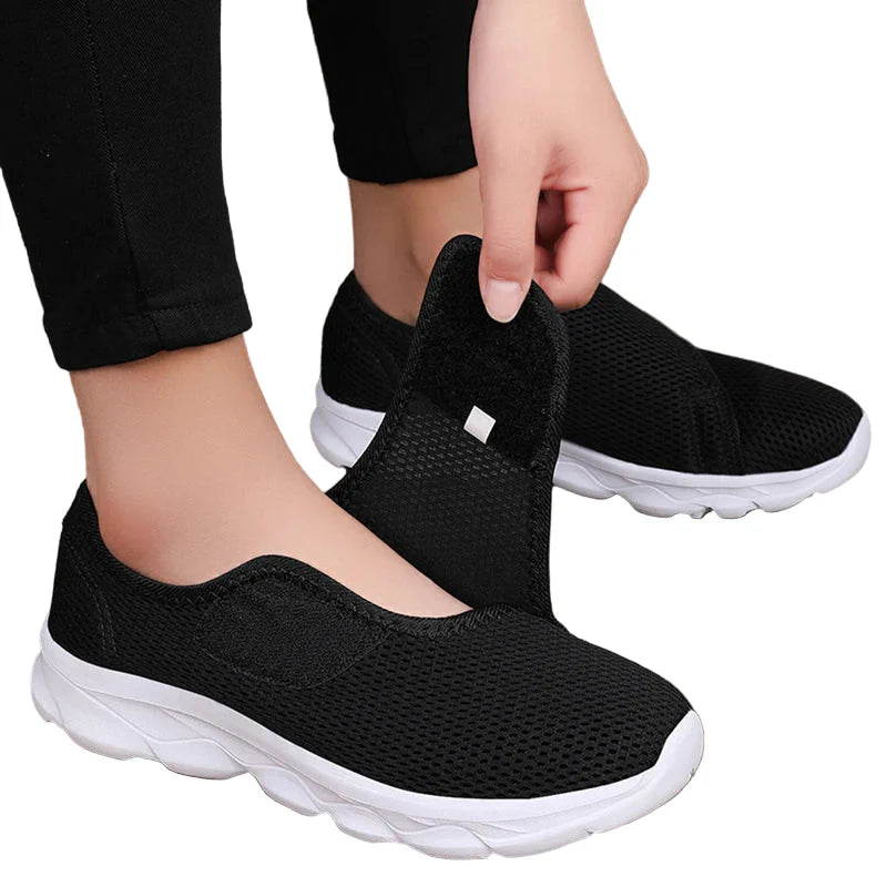 Kvinnors komfortskor för breda fötter, mjuka textilsneakers för vardagsbruk.