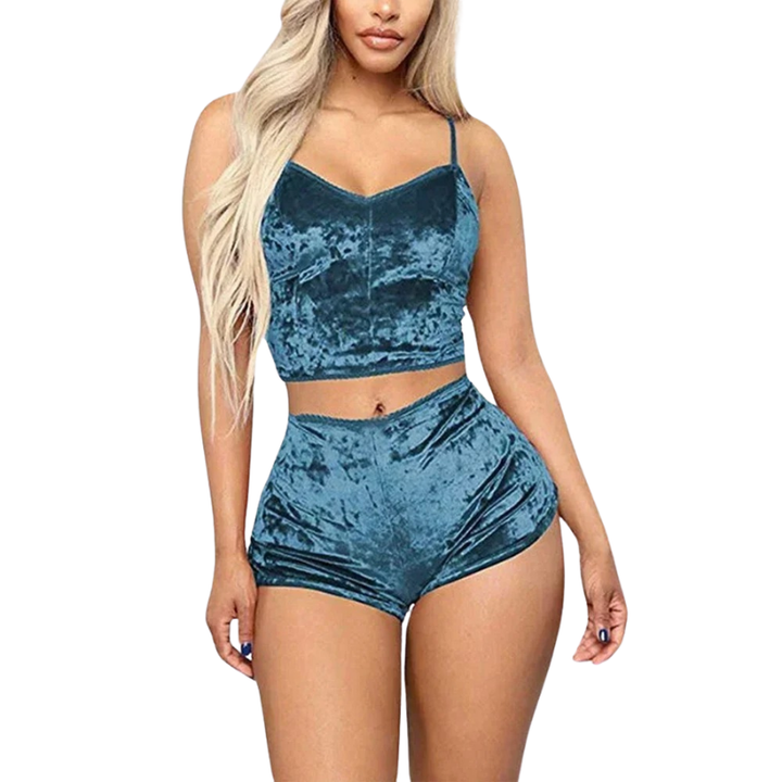 Lyxigt mjukt nattlinne och shorts för kvinnor. Eleganta nattkläder med V-ringning för optimal komfort.