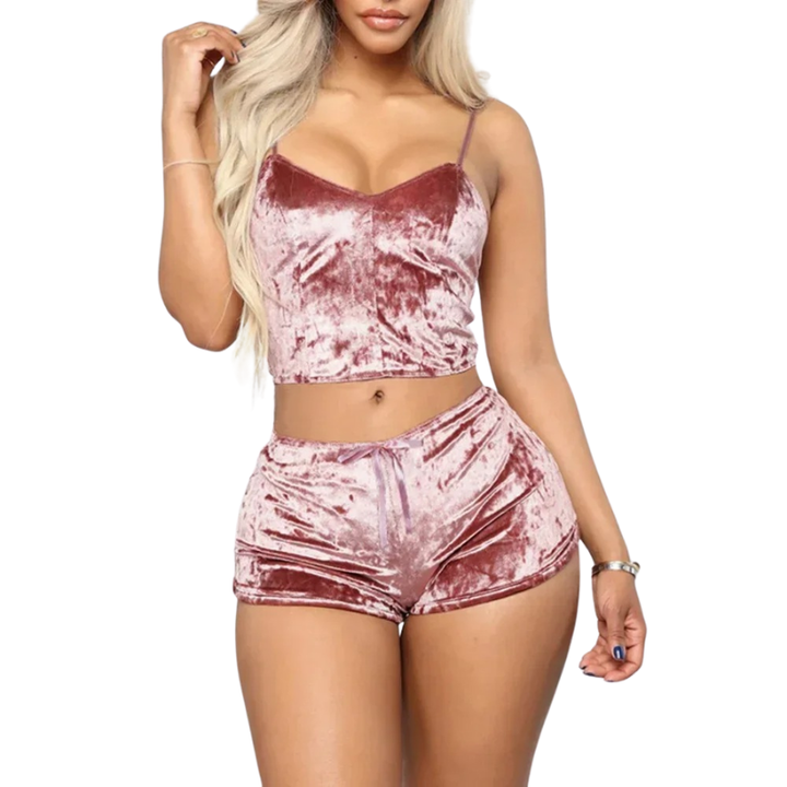 Komplett set med lyxigt V-ringat nattlinne och matchande shorts. Perfekt loungekläder för kvinnor.