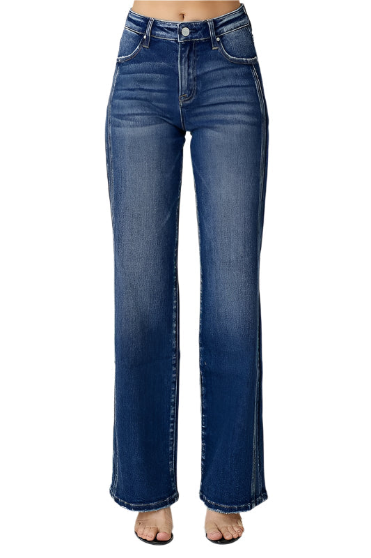 Kvinnors mörkdenim jeans med raka ben, perfekt vardagslook. Bekväma klassiska midrise bomullsjeans.