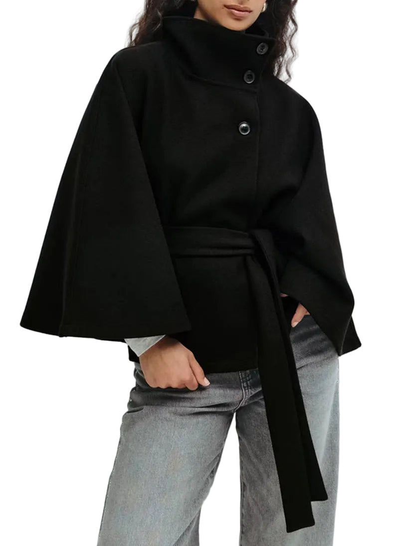 Kvinnors omlottjacka med ståkrage och vida ärmar, perfekt för elegant höstmode.