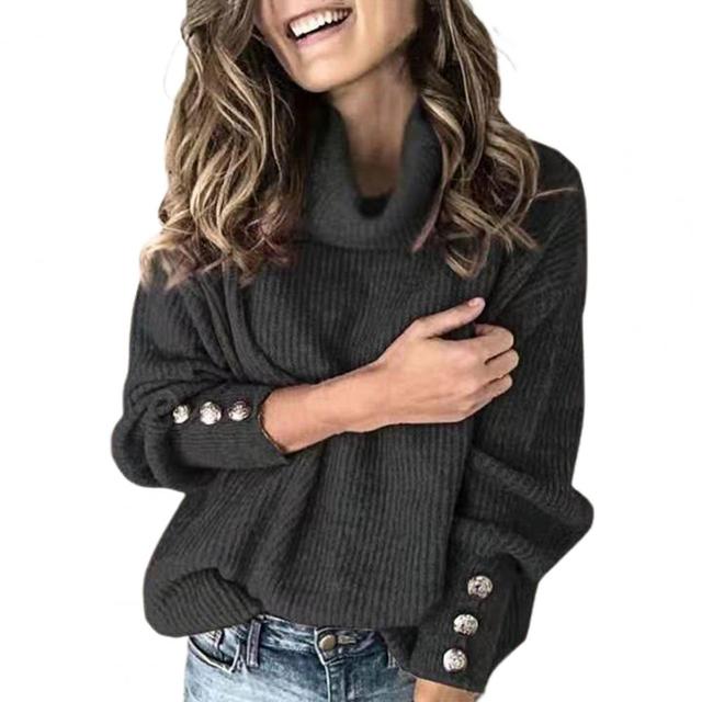 Mjuk stickad oversized polotröja för kvinnor, med polokrage. Bekväm och chic vardagslook.
