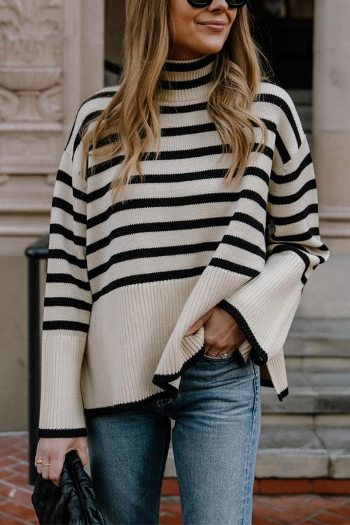 Elegant damtröja, randig med sidosplit. Perfekt för casual chic stil, höstmode & vårkläder.