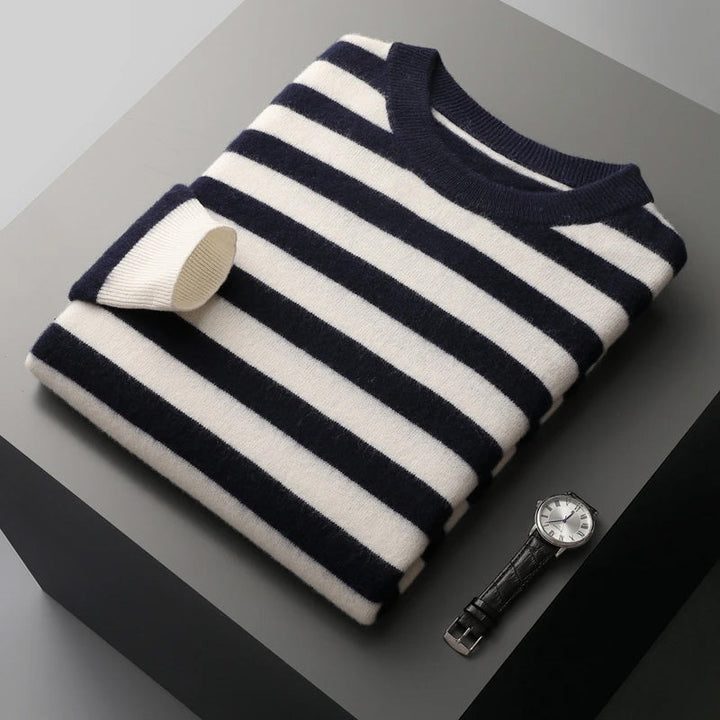 Bekväm randig tröja i mjukt material för kvinnor, perfekt för avslappnade höstdagar. Skön vardagsstil.