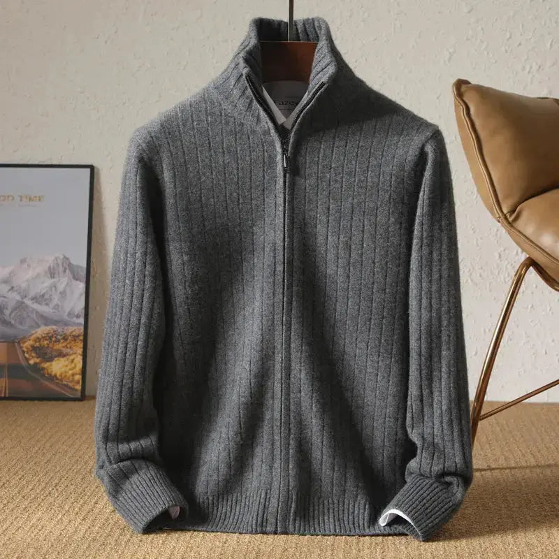 Modern randig ribbad kvinnors kofta. Långärmad damkofta i stickad design, perfekt för vardagsmode.