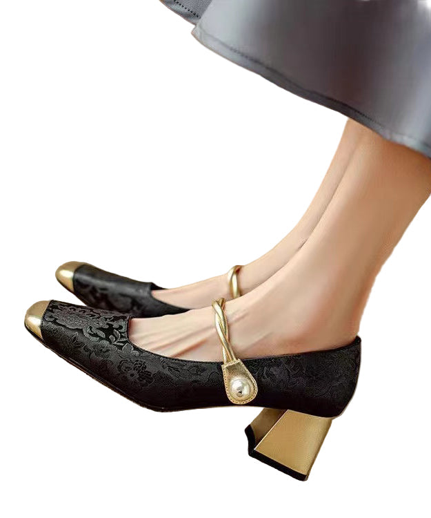 Kvinnors retro loafers med chunky klack och spänne. Eleganta vardagsskor för höst och vår.