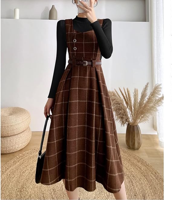 Brun rutig klänning för kvinnor i vintage stil, idealisk för fest eller som bekväm vardagsklänning.