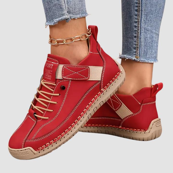 Moderna damsneakers med snörning, färgglada inslag. Pigg design som vardagsskor för våren.
