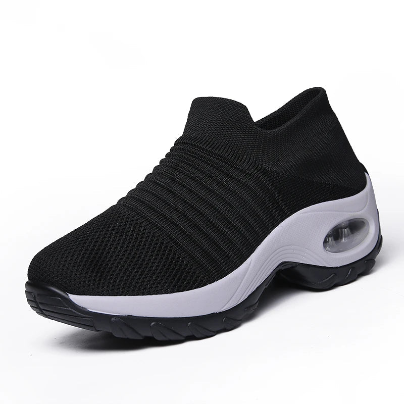Stilrena kvinnors sneakers med tjock sula, luftkudde för extra dämpning och stil.