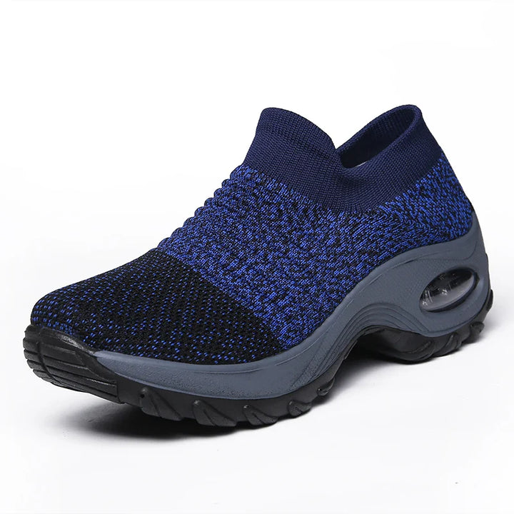 Vårens trendiga kvinnors sneakers med tjock sula, luftkudde för sköna steg.