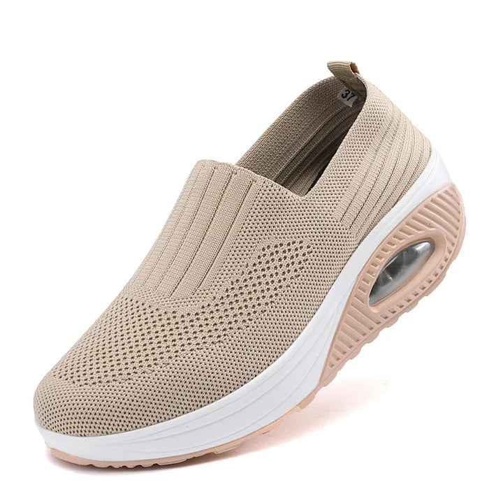 Ergonomiska damsneakers med stötdämpande luftkudde och halkfri yttersula. För maximal komfort och säkerhet utomhus.