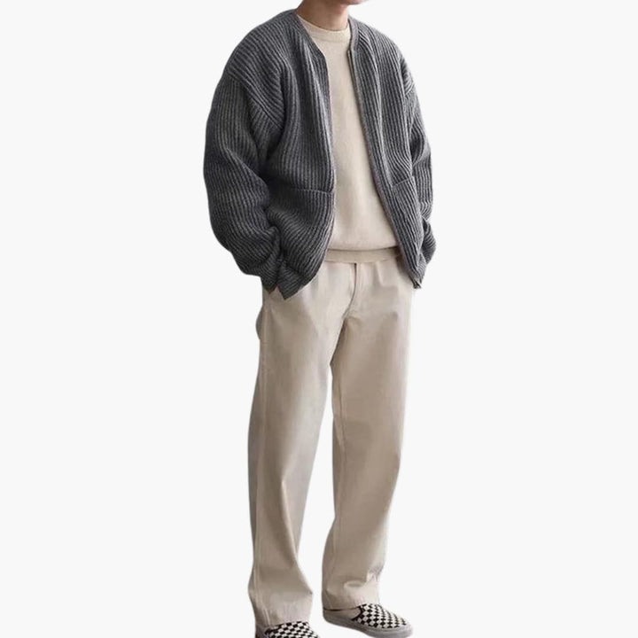 Mångsidig stickad kofta för kvinnor, perfekt för både höst- och vårmode. Lätt att matcha för elegant vardagsstil.