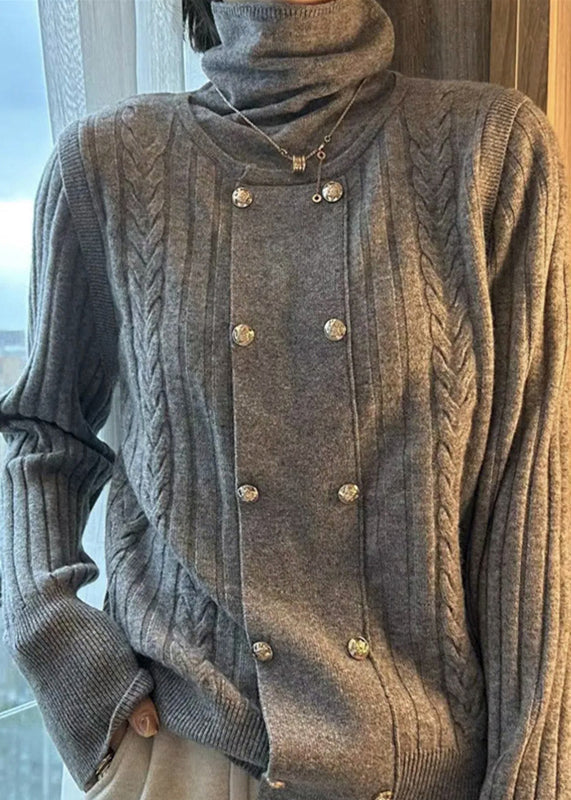 Trendig kvinnors tröja: patchwork, turtleneck. Stilfull komfort för höst- och vintermode. Mångsidig.