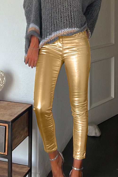 Gula figurnära leggings för kvinnor i konstläder, med fickor, som ger en trendig och bekväm stil.