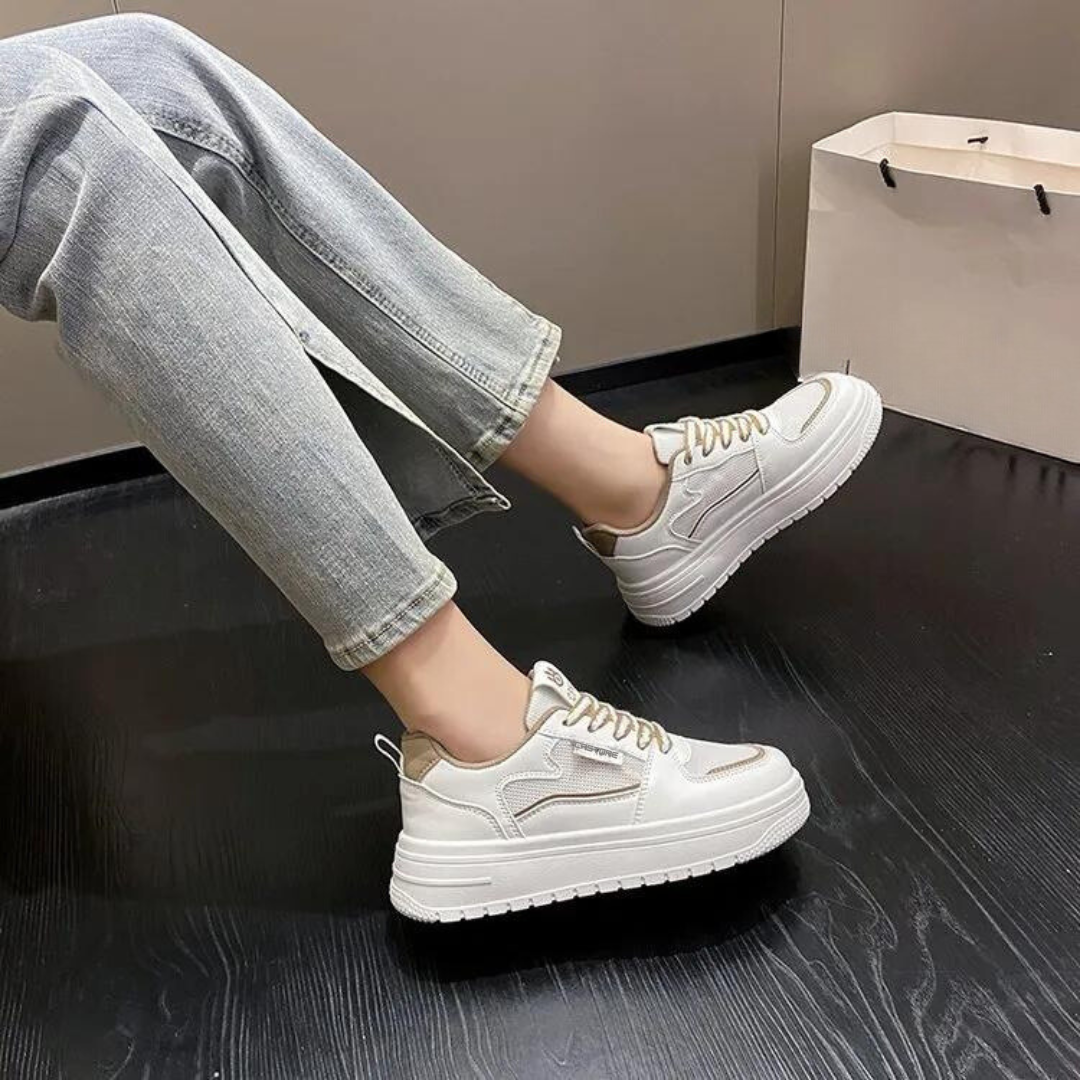 Bekväma & trendiga chunky sneakers för kvinnor. Stilrena platåskor med snörning för modern vardagsstil.