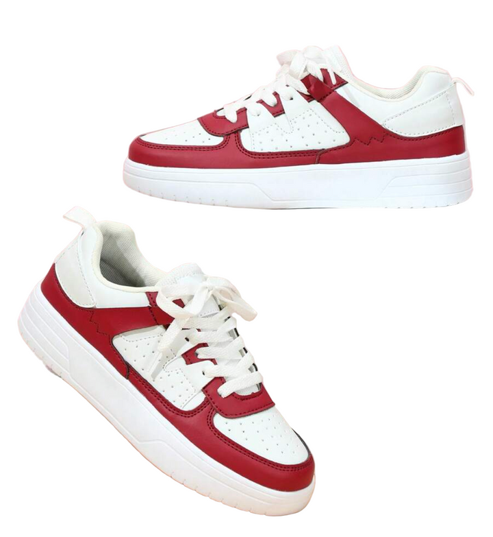 Kvinnors trendiga sneakers med snyggt leopardmönster, perfekta för både vardag och fest.