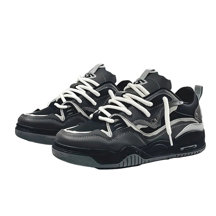 Kvinnors trendiga sportiga sneakers i modern design, perfekta för vardag och mode.