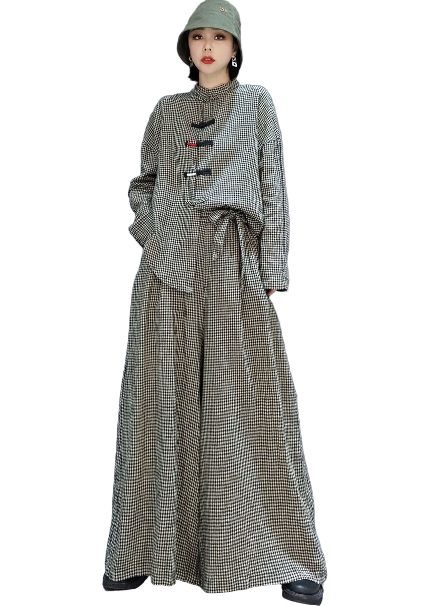 Kvinnors tvådelade outfit för vår/sommar med rutiga fickor, bekväm och trendig vardagsstil.