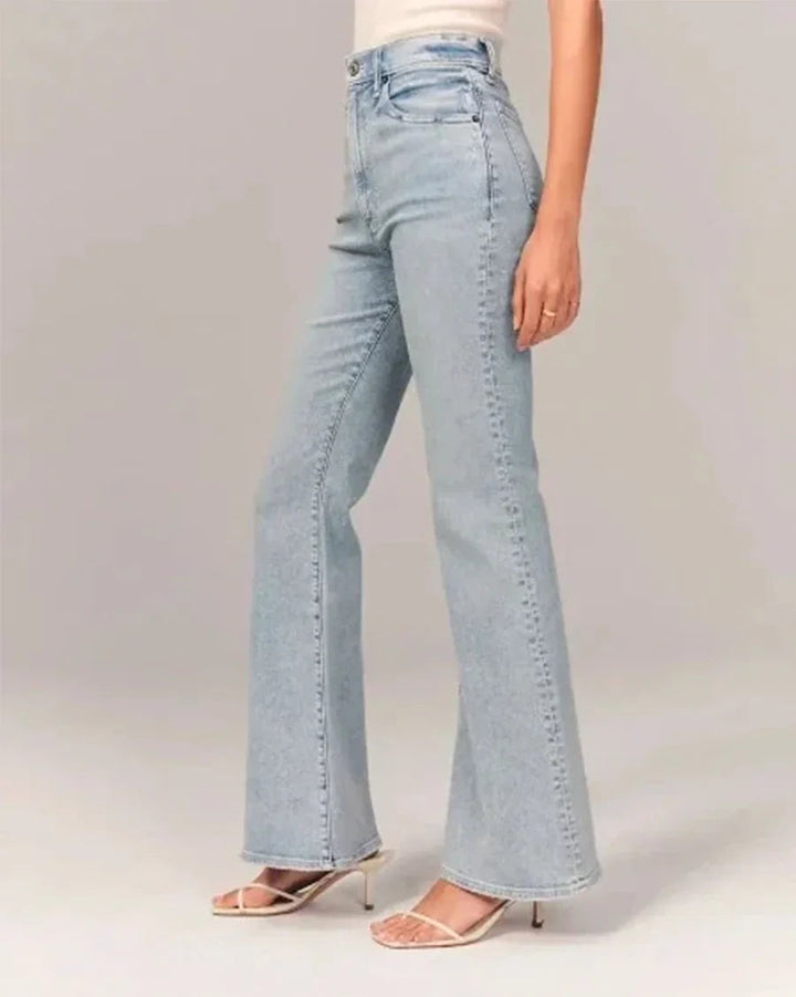 Stilrena och bekväma utsvängda jeans för kvinnor, med smickrande hög midja.