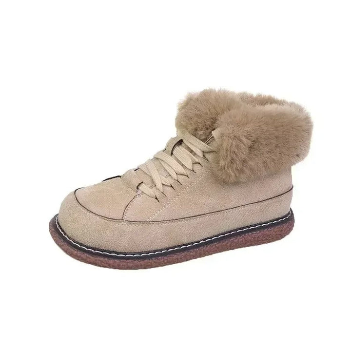 Kvinnors varma ankelkängor i beige med snörning och plattformsula. Perfekta vinterskor för dam.