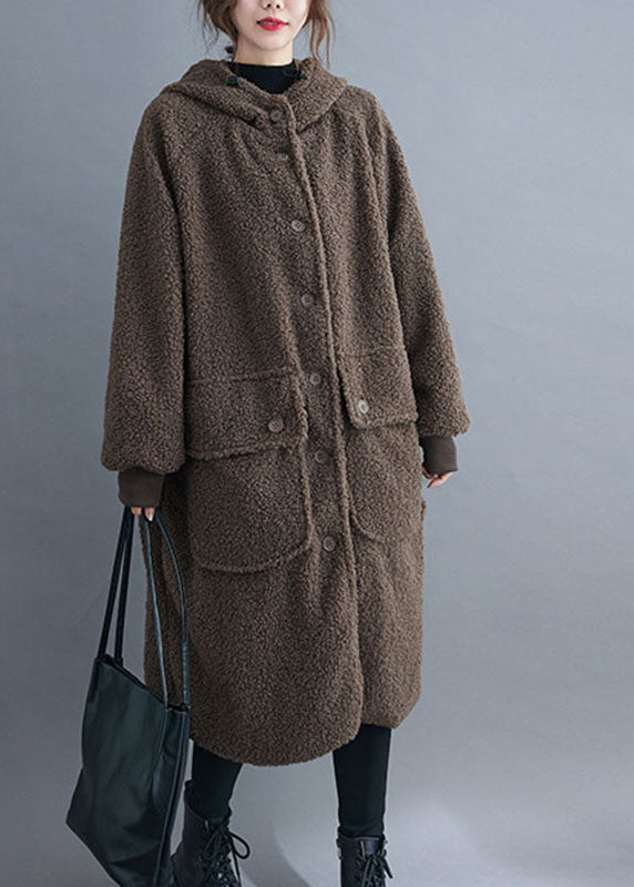 Bekväm dam parkas i varmt material. Stilren vinterjacka med huva, perfekt för att hålla värmen kalla dagar.