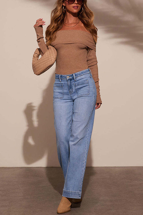 Stylingexempel med kvinnors raka vida jeans, lämpliga för en avslappnad men chic look.