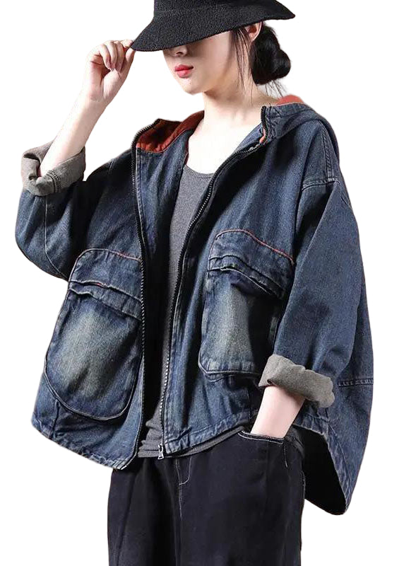 Kvinnors långa jeansjacka i denimstil. Trendigt ytterplagg med dragkedja för höst & vinter, bekväm passform.