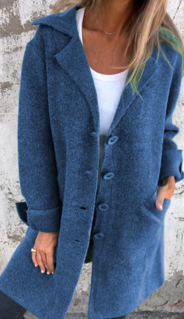 Elegant ytterplagg: lång kvinnors kappa i ullblandning, perfekt för stil och värme.