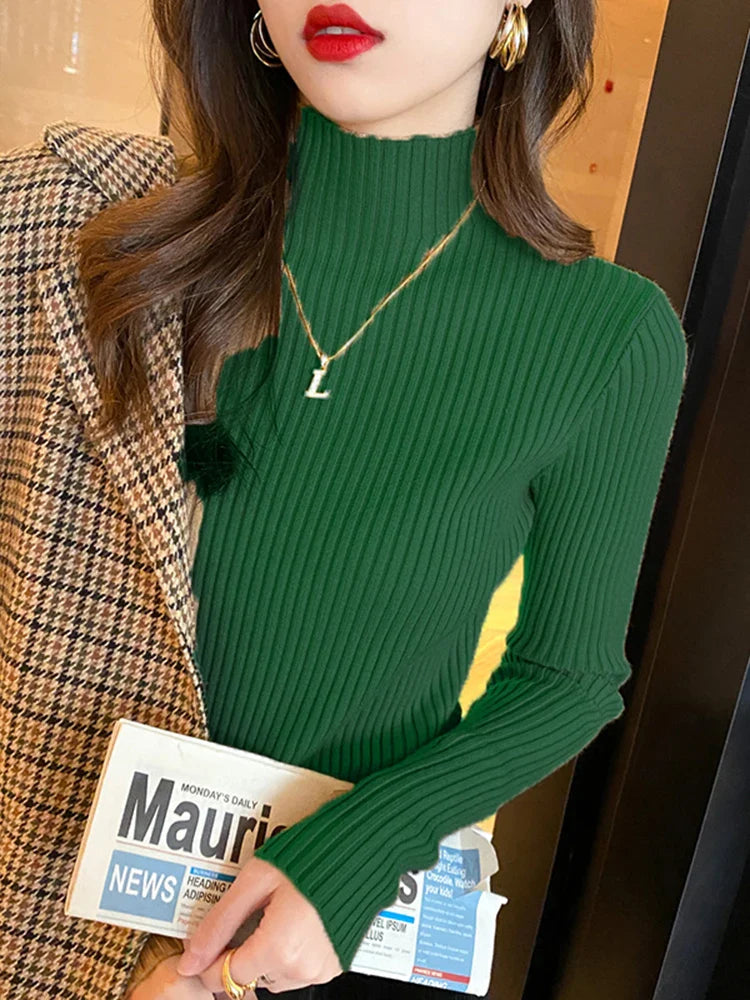 Snygg långärmad polotröja dam, perfekt för vardagsbruk och kompletterar din höstlook.
