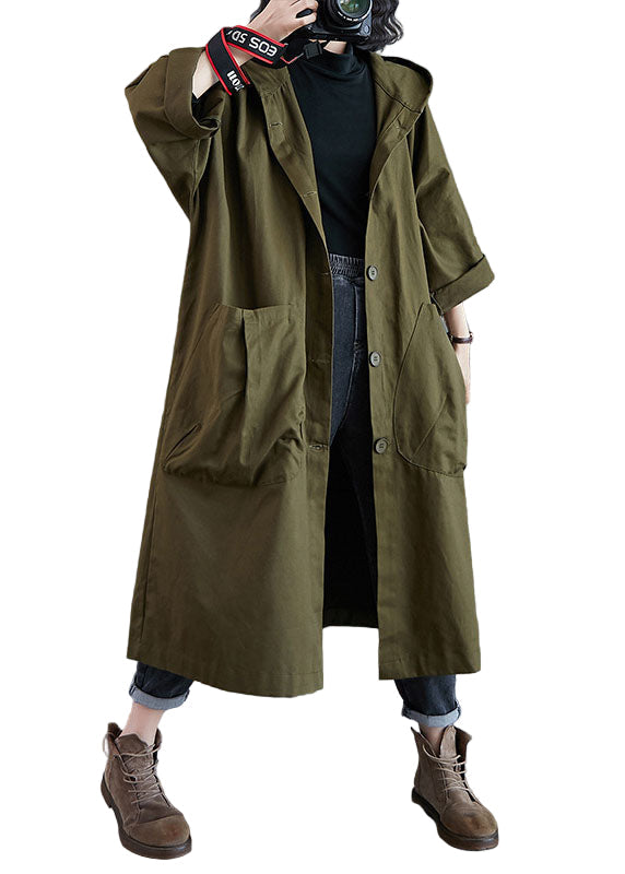 Lång, stilren damtrenchcoat med huva och praktiska fickor. Elegant och varm höst- och vinterkappa för kvinnor.