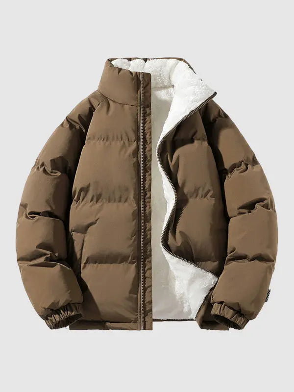 Modern lång herr pufferjacka, elegant och funktionell vinterjacka för trendmedvetna män.