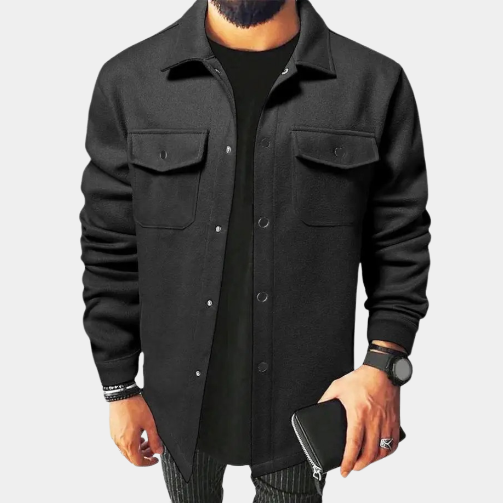Mångsidig casualjacka, lätt och sval för vår/sommar. Avslappnad passform, modern design för herrmode.