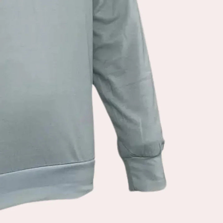 Avslappnad gradient damtröja, långärmad och lätt att bära, för både vår och höst.