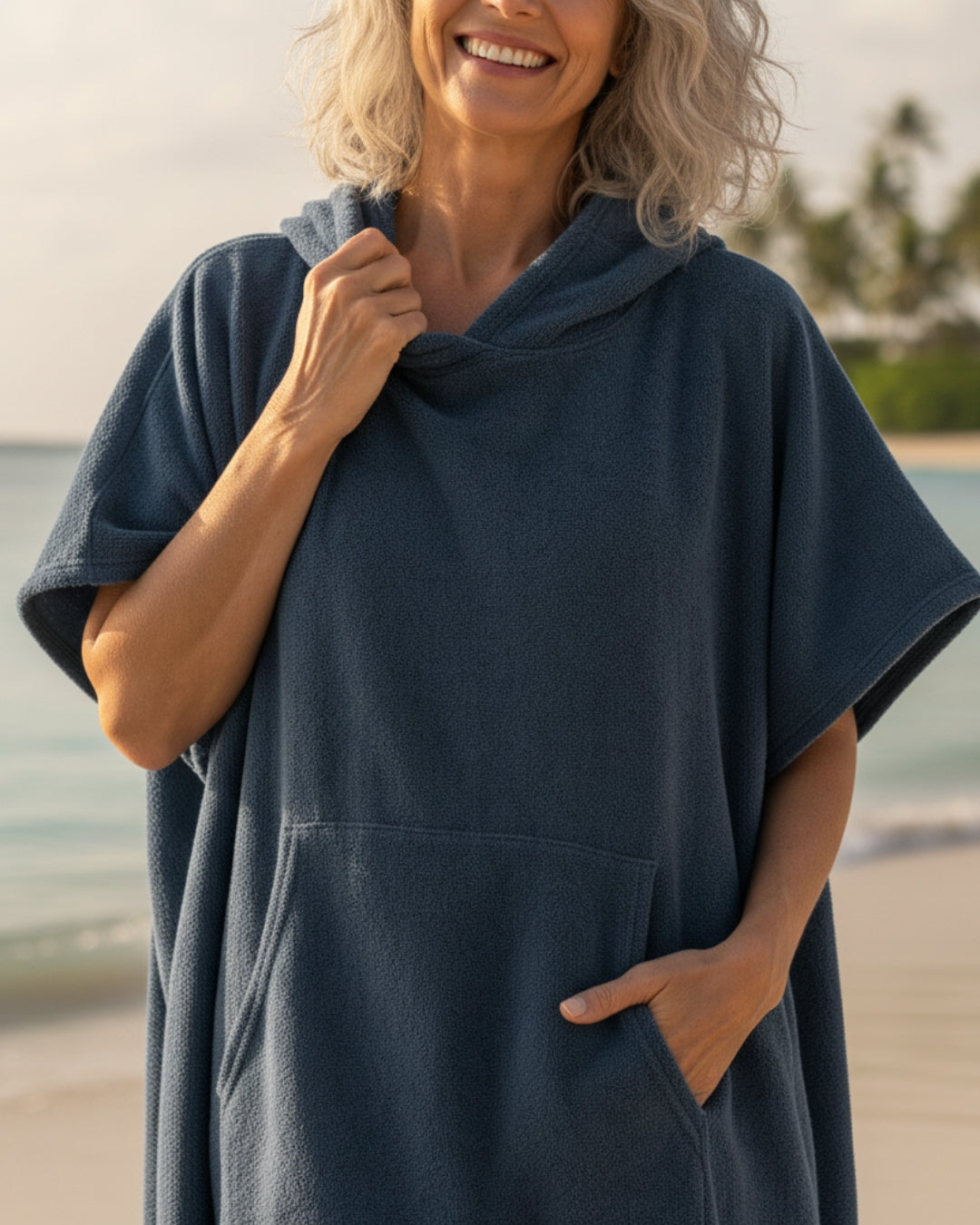 Avslappnad sommarklänning/strandponcho för kvinnor, luftig stil, idealisk som strandkläder.