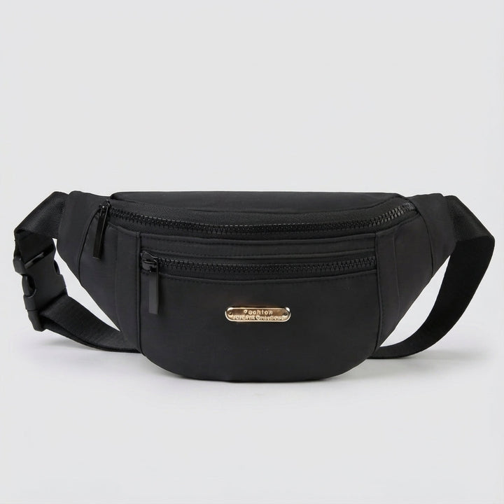 Kompakt & lätt unisex midjeväska i nylon för vardagsbruk. Rymmer dina nödvändigheter smidigt & säkert.
