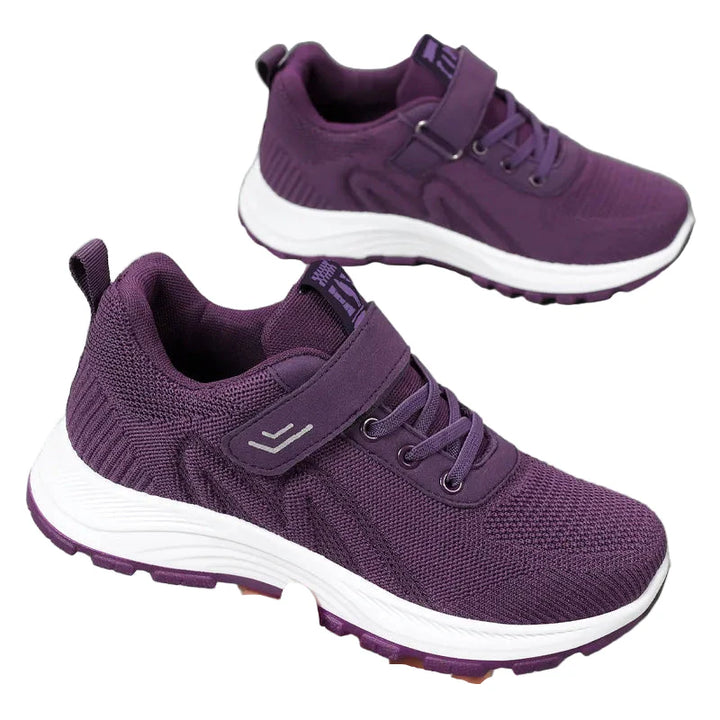 Lätta, andningsbara damsneakers för utomhusaktiviteter. Perfekta promenad- och fritidsskor.
