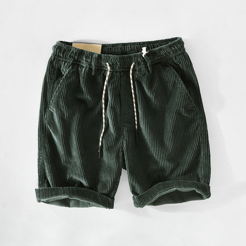 Stilrena fritidsshorts för herr, perfekta för varma sommardagar. Bekväma & avslappnade vardagsshorts.