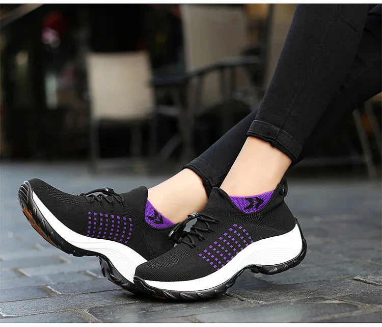 Moderna dam sneakers – lätta och bekväma fritidsskor för kvinnor. Sportiga promenadskor med stötdämpning.