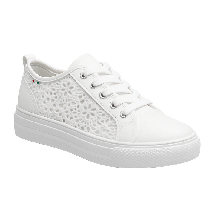 Lätta damsneakers med öppen textur och veterslutning. Bekväma fritidsskor för sommarbruk.