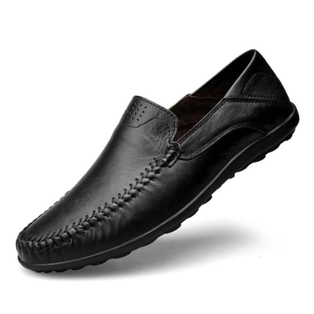 Lätta herr loafers i slip-on modell, perfekta bekväma vardagsskor för män.