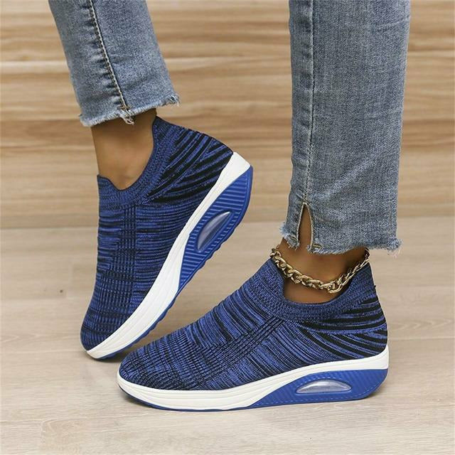 Trendiga vårsneakers för kvinnor. Lätta damskor med insteg för enkel påtagning, stilrena & bekväma.