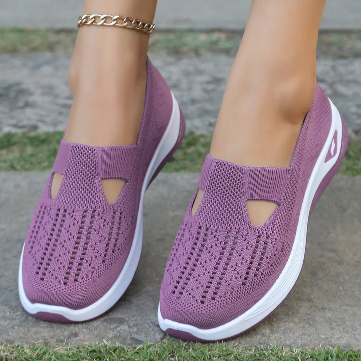 Trendiga damsneakers med modern stil. Lätta och bekväma för en urban vardagslook.